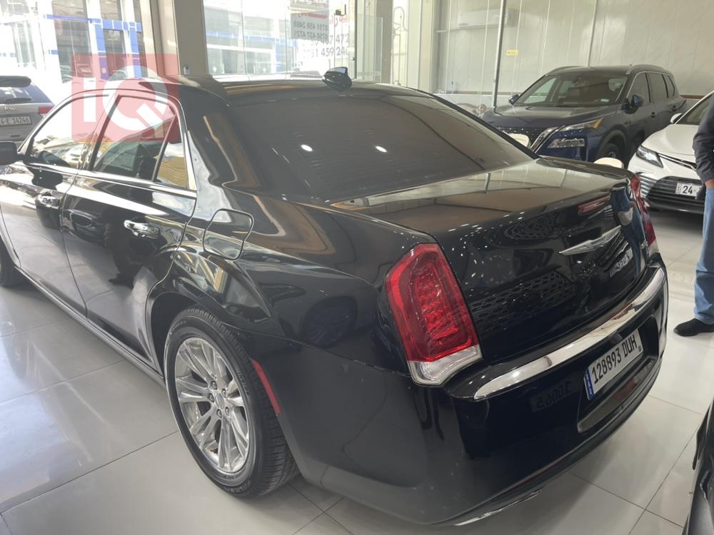 کرایسلەر 300